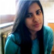 Diplomata al liceo scientifico impartisce lezione di matematica su studenti delle scuole medie e superiori